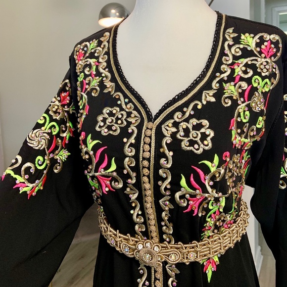Moroccan dress - Picture 1 of 3